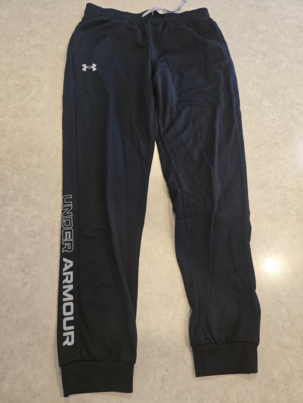 Under Armour Youth XL Joggers.